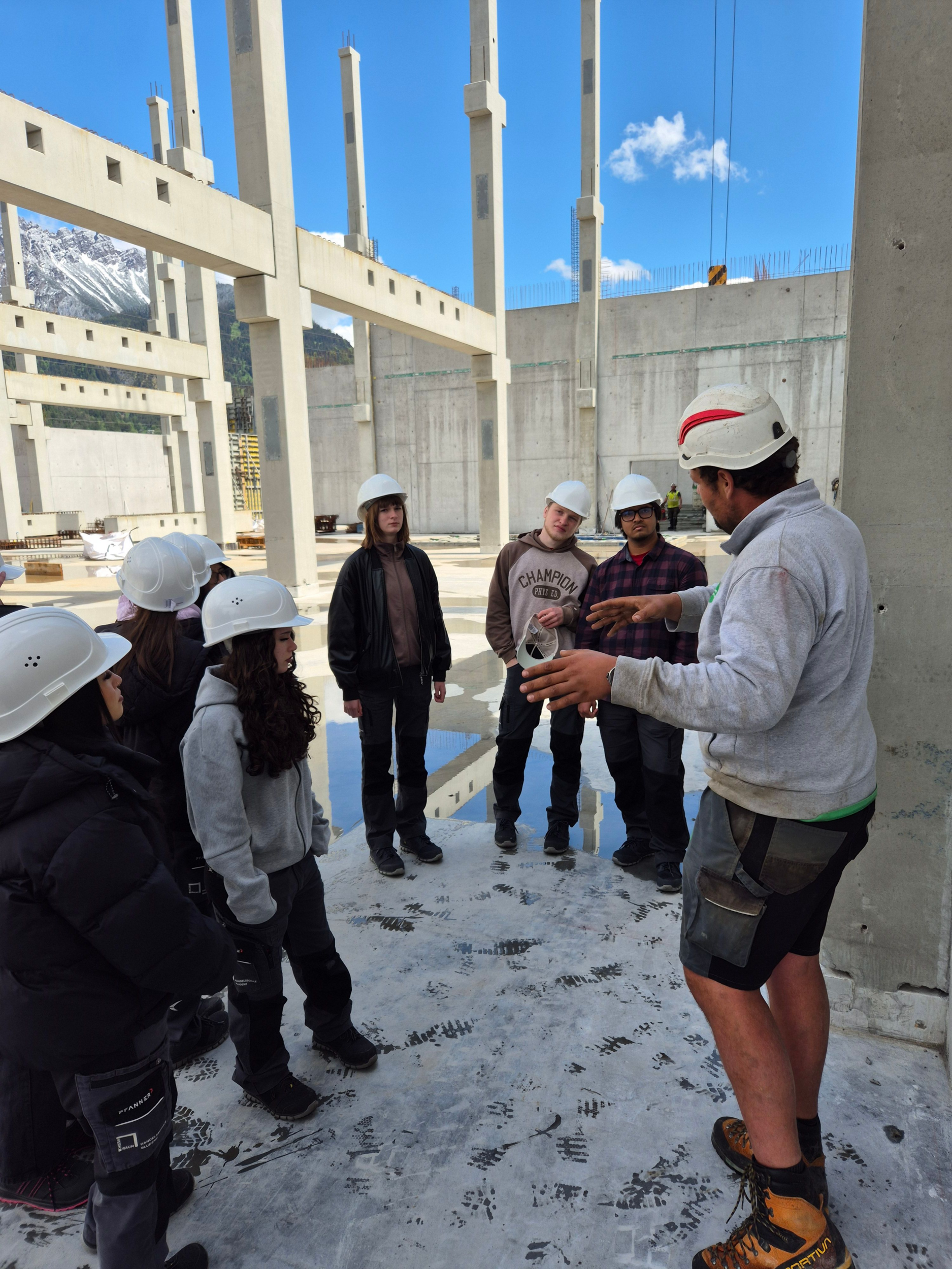 Einblicke in die Praxis auf unserer Baustelle in Nüziders3